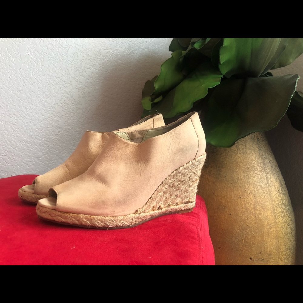 Enzo Nude wedges